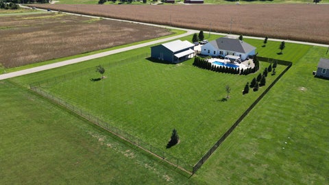 Tiny photo for 345 Snyder Road, Chillicothe, OH 45601 (MLS # 226036959)
