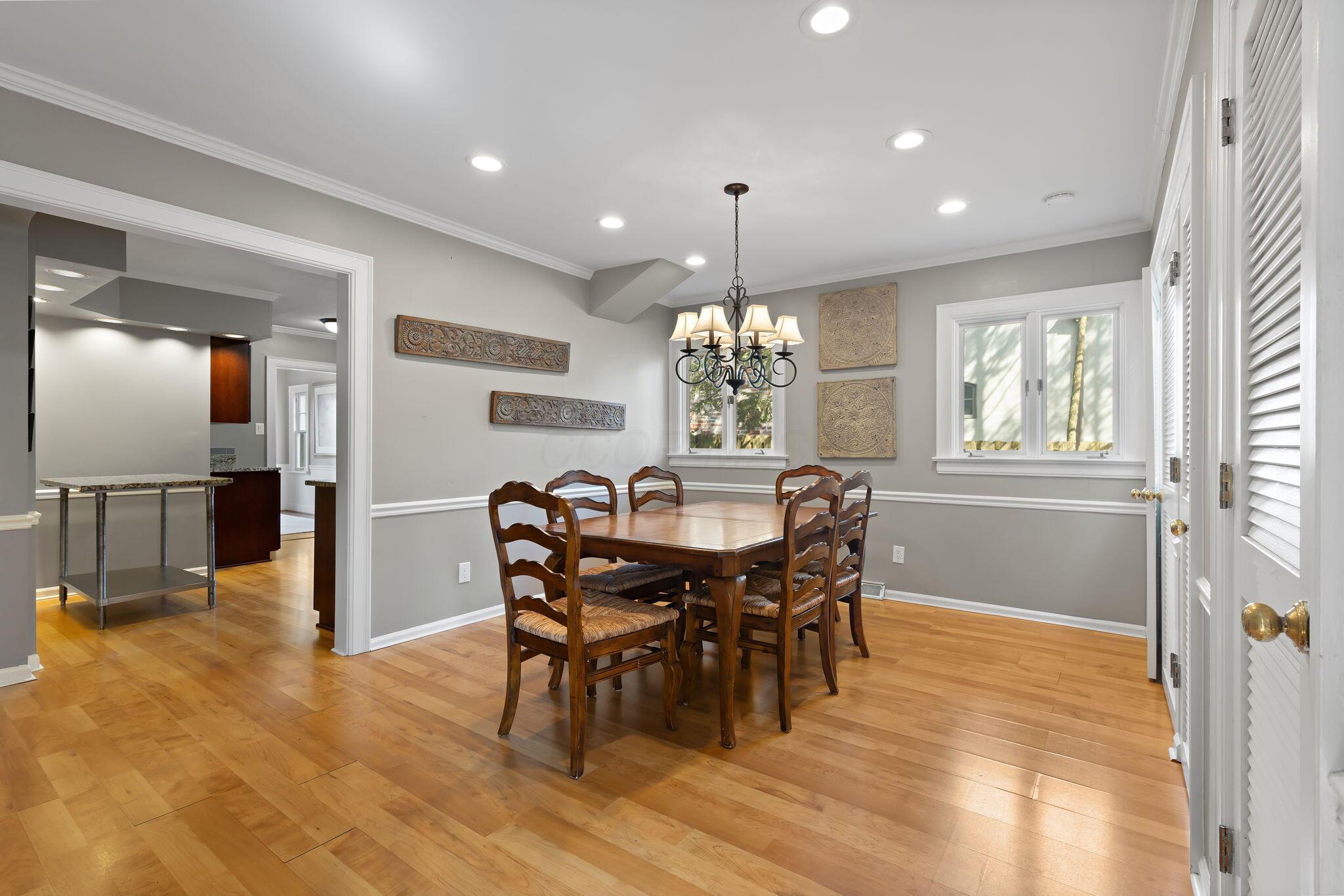 Columbus, Ohio 43221, United States, 5 Bedrooms Bedrooms, ,4 BathroomsBathrooms,Residential,Active,49796