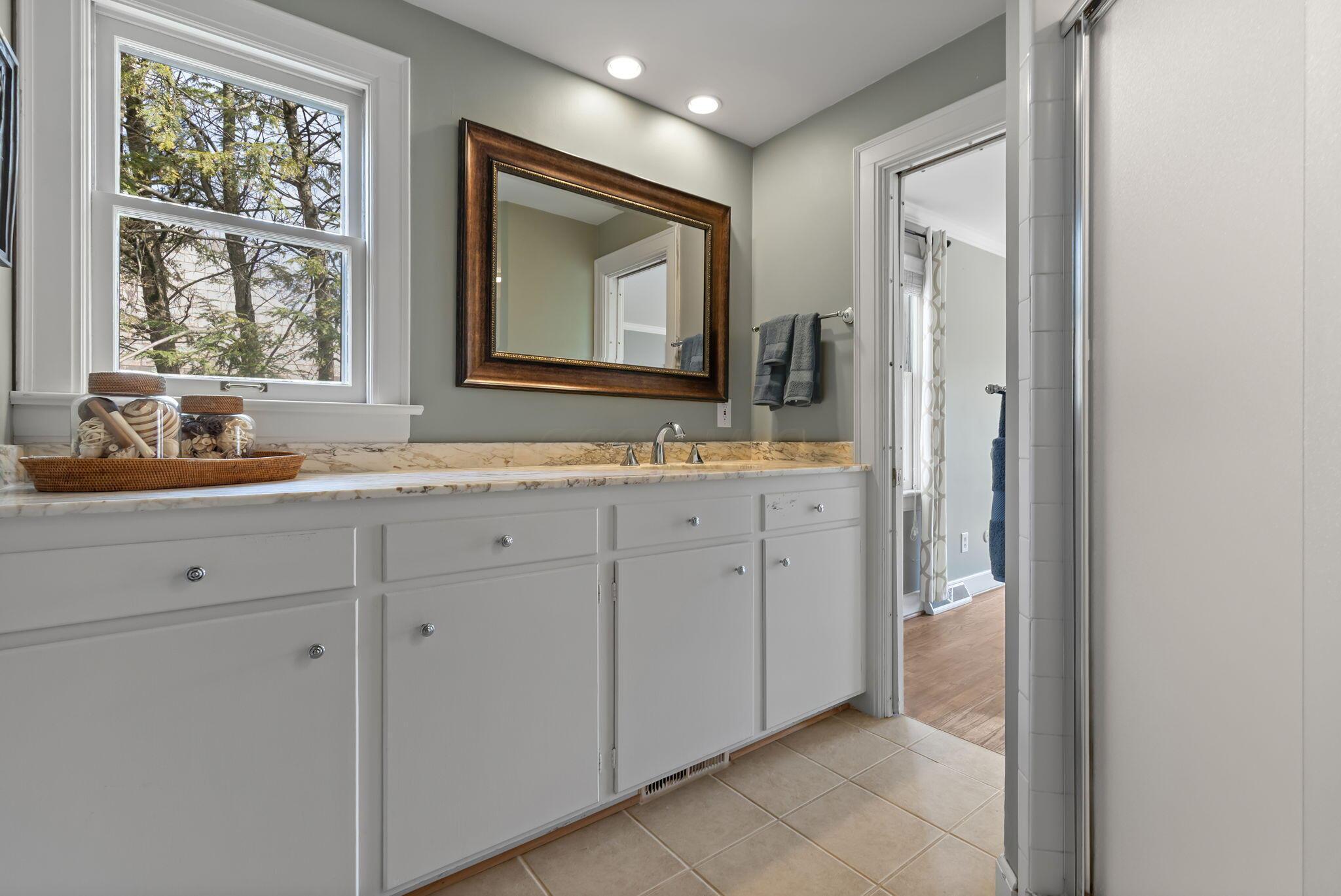 Columbus, Ohio 43221, United States, 5 Bedrooms Bedrooms, ,4 BathroomsBathrooms,Residential,Active,49796