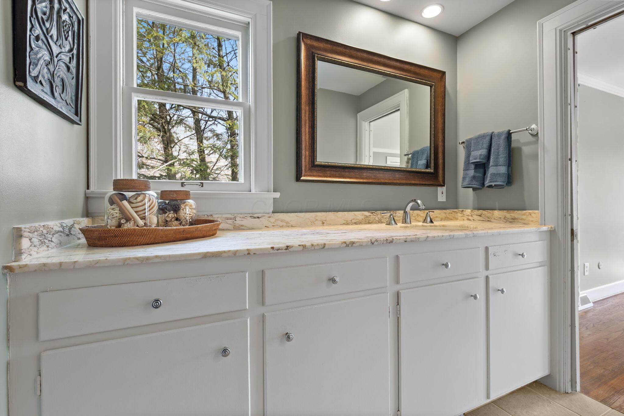 Columbus, Ohio 43221, United States, 5 Bedrooms Bedrooms, ,4 BathroomsBathrooms,Residential,Active,49796