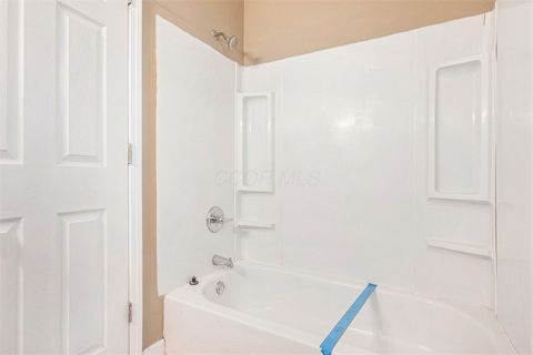 Tiny photo for 3275 Faycrest Road, Columbus, OH 43232 (MLS # 225045901)