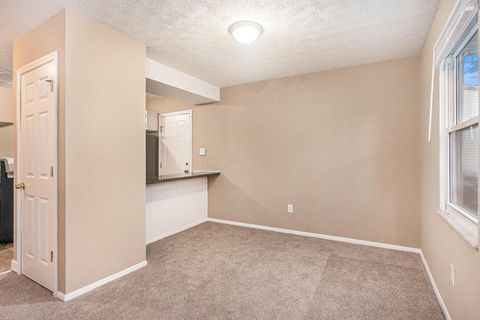 Tiny photo for 3275 Faycrest Road, Columbus, OH 43232 (MLS # 225045901)