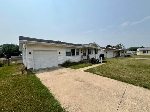 Tiny photo for 1605 Sunset Drive, Washington Court House, OH 43160 (MLS # 226028259)