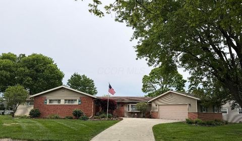 Photo of 1003 Lynwood Avenue, Circleville, OH 43113 (MLS # 226014178)