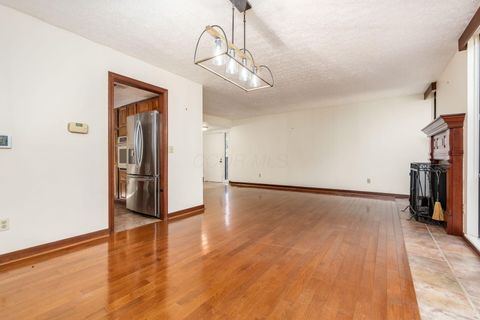 Tiny photo for 4816 Crazy Horse Lane 4 #4, Westerville, OH 43081 (MLS # 225037474)