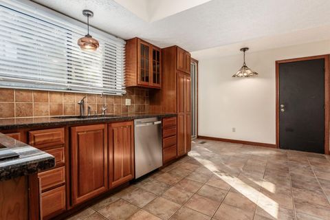 Tiny photo for 4816 Crazy Horse Lane 4 #4, Westerville, OH 43081 (MLS # 225037474)