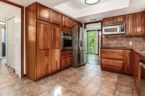 Tiny photo for 4816 Crazy Horse Lane 4 #4, Westerville, OH 43081 (MLS # 225037474)