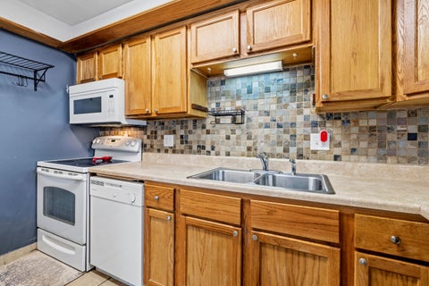 Tiny photo for 3074 Jersey Drive 45 #45, Columbus, OH 43204 (MLS # 226022159)