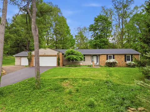 Photo of 1722 Red Oak Drive NE, Lancaster, OH 43130 (MLS # 226014158)