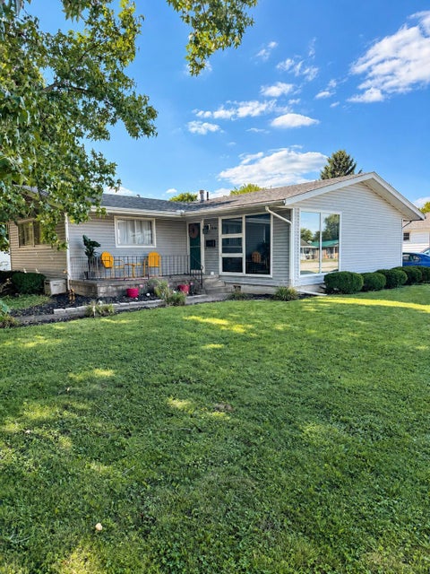 Photo of 616 Fairway Drive, Washington Court House, OH 43160 (MLS # 226034970)