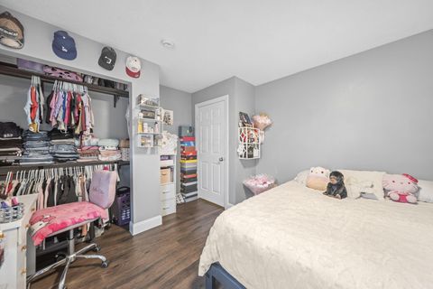 Tiny photo for 3215 Valleyview Drive, Columbus, OH 43204 (MLS # 226000649)