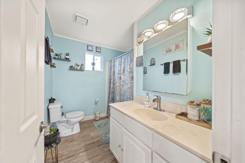 Tiny photo for 3215 Valleyview Drive, Columbus, OH 43204 (MLS # 226000649)