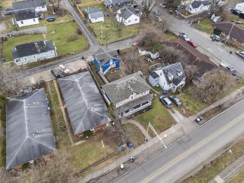 Tiny photo for 3215 Valleyview Drive, Columbus, OH 43204 (MLS # 226000649)