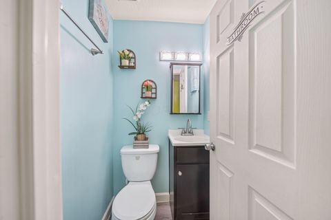 Tiny photo for 3215 Valleyview Drive, Columbus, OH 43204 (MLS # 226000649)