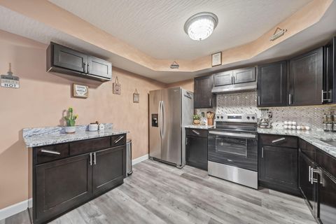 Tiny photo for 3215 Valleyview Drive, Columbus, OH 43204 (MLS # 226000649)