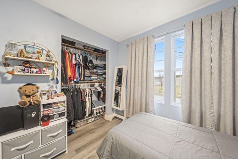 Tiny photo for 3215 Valleyview Drive, Columbus, OH 43204 (MLS # 226000649)