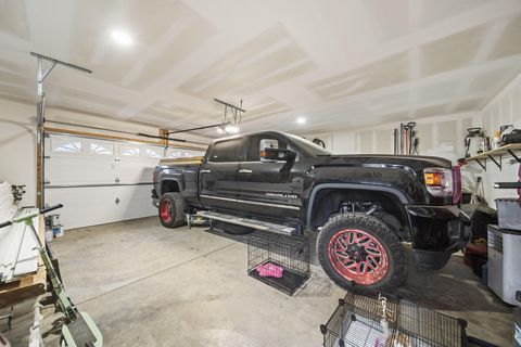 Tiny photo for 3215 Valleyview Drive, Columbus, OH 43204 (MLS # 226000649)