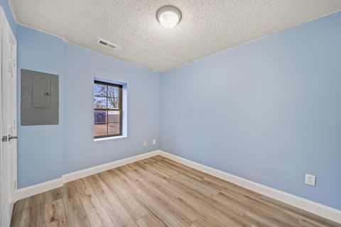 Tiny photo for 3215 Valleyview Drive, Columbus, OH 43204 (MLS # 226000649)