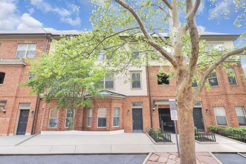Photo of 27 W Lincoln Street, Columbus, OH 43215 (MLS # 226015949)