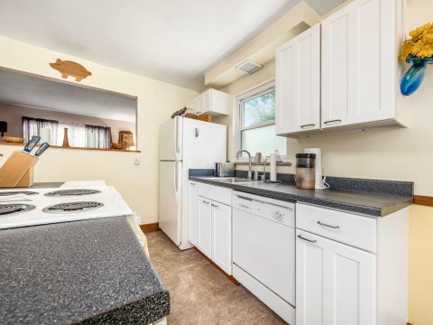 Tiny photo for 1639 E Cooke Road, Columbus, OH 43224 (MLS # 226022138)