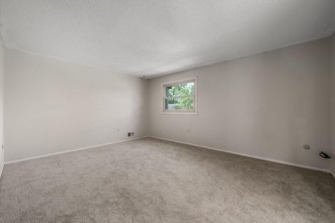 Tiny photo for 105 Kinder Place, Columbus, OH 43230 (MLS # 226022147)