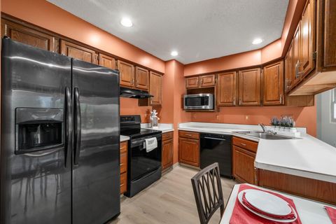 Tiny photo for 105 Kinder Place, Columbus, OH 43230 (MLS # 226022147)