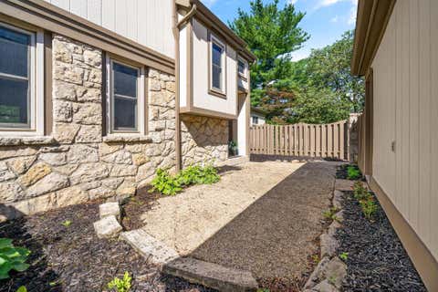 Tiny photo for 105 Kinder Place, Columbus, OH 43230 (MLS # 226022147)