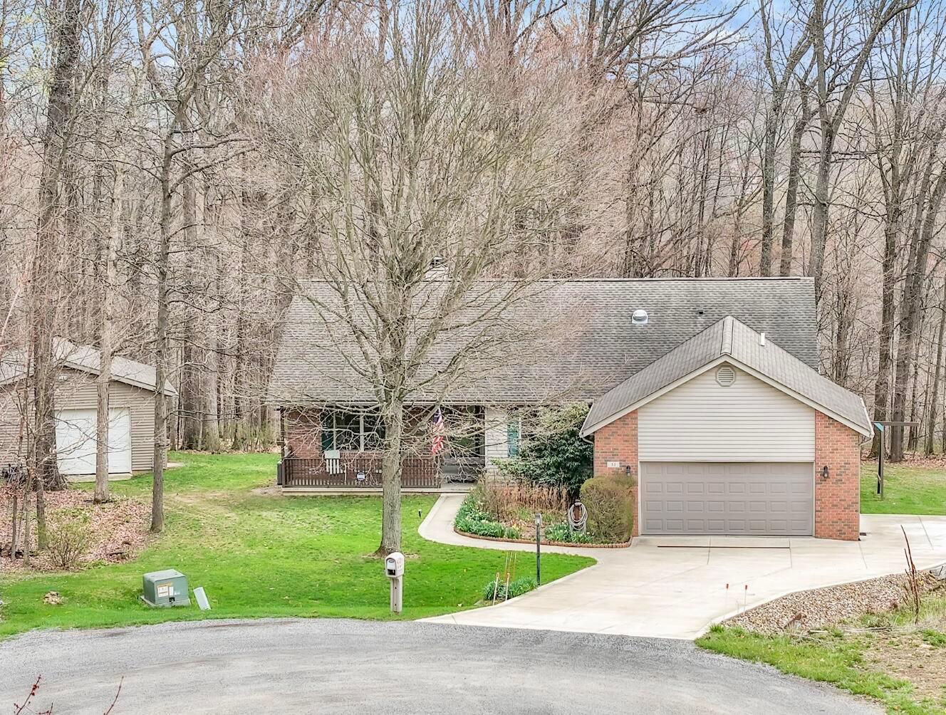 51 Hillview Court, Howard, Ohio image 1