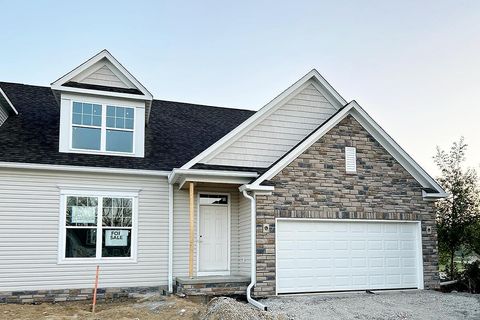 Photo of 1644 Bookfield Lane, Grove City, OH 43123 (MLS # 226000710)