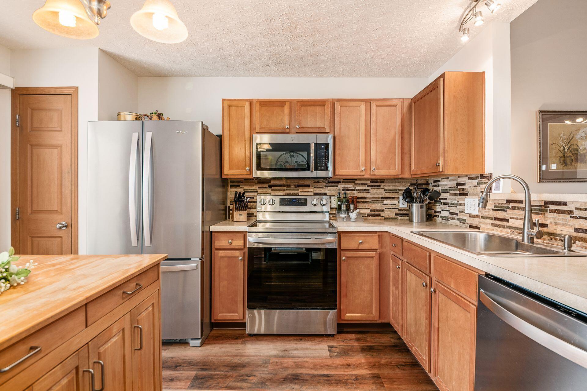 6085 Eden Valley Drive, Westerville, Ohio image 18