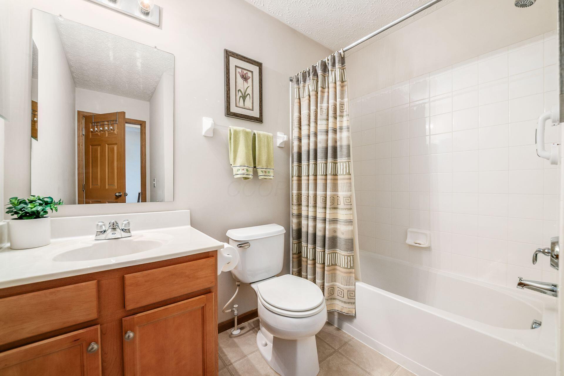 6085 Eden Valley Drive, Westerville, Ohio image 34