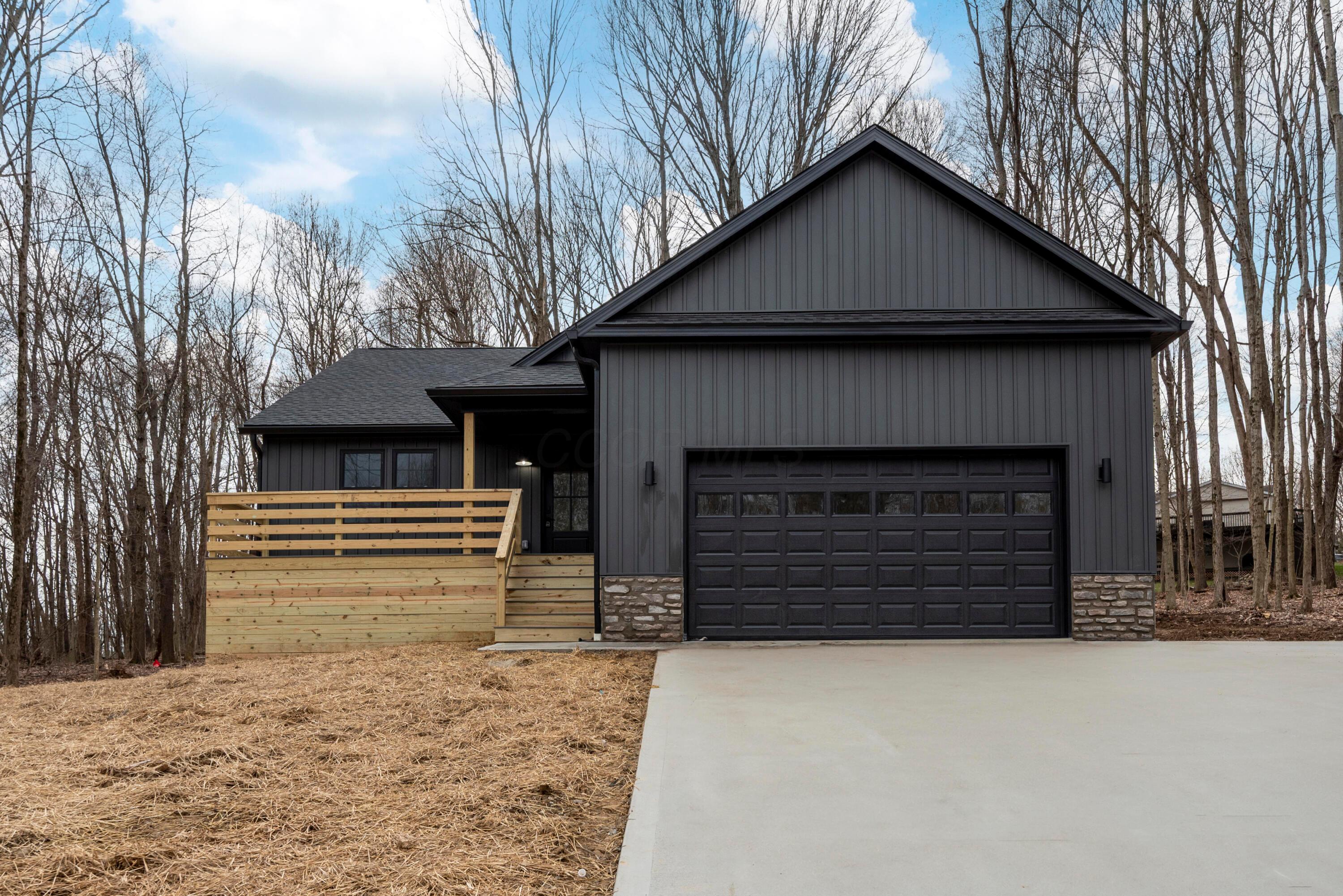 27 Brooklawn Court, Howard, Ohio image 1