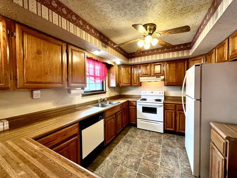 Tiny photo for 161 Lana Lane, Chillicothe, OH 45601 (MLS # 226008162)