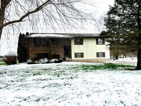 Tiny photo for 161 Lana Lane, Chillicothe, OH 45601 (MLS # 226008162)