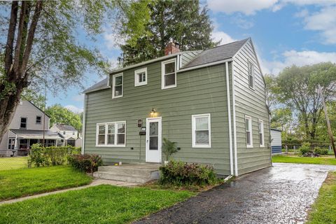 Photo of 601 Rhoads Avenue, Columbus, OH 43205 (MLS # 226013462)