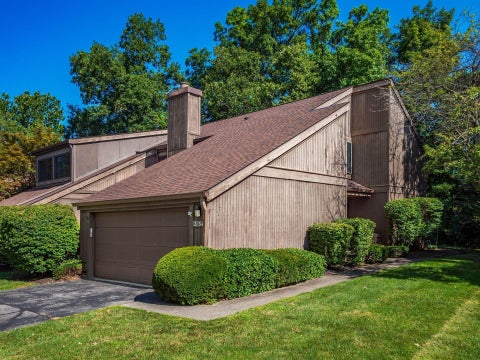 Photo of 2134 Willowick Square, Columbus, OH 43229 (MLS # 226029012)