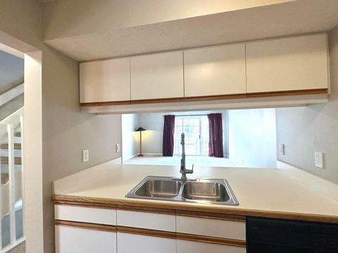 Tiny photo for 1999 Jasper Lane 24A #24A, Hilliard, OH 43026 (MLS # 225045192)