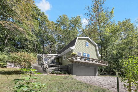 Photo of 6903 Watkins Road SW, Pataskala, OH 43062 (MLS # 225037477)