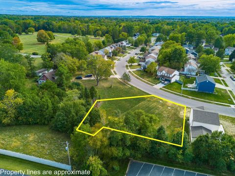Photo of 7961 E Oak Valley Road, Reynoldsburg, OH 43068 (MLS # 225038017)