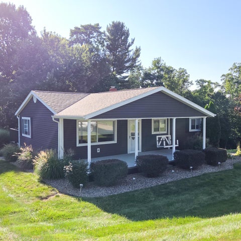 Photo of 107 Radnor Drive, Zanesville, OH 43701 (MLS # 226029618)