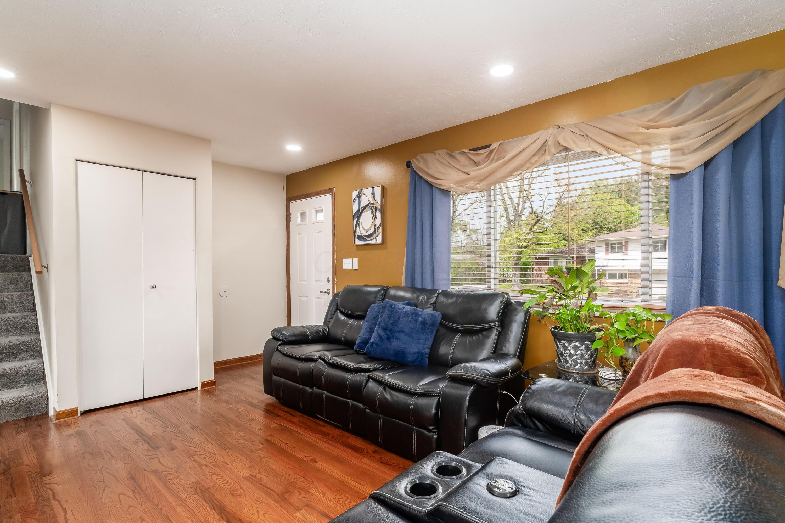 6065 Batavia Road, Westerville, Ohio image 3