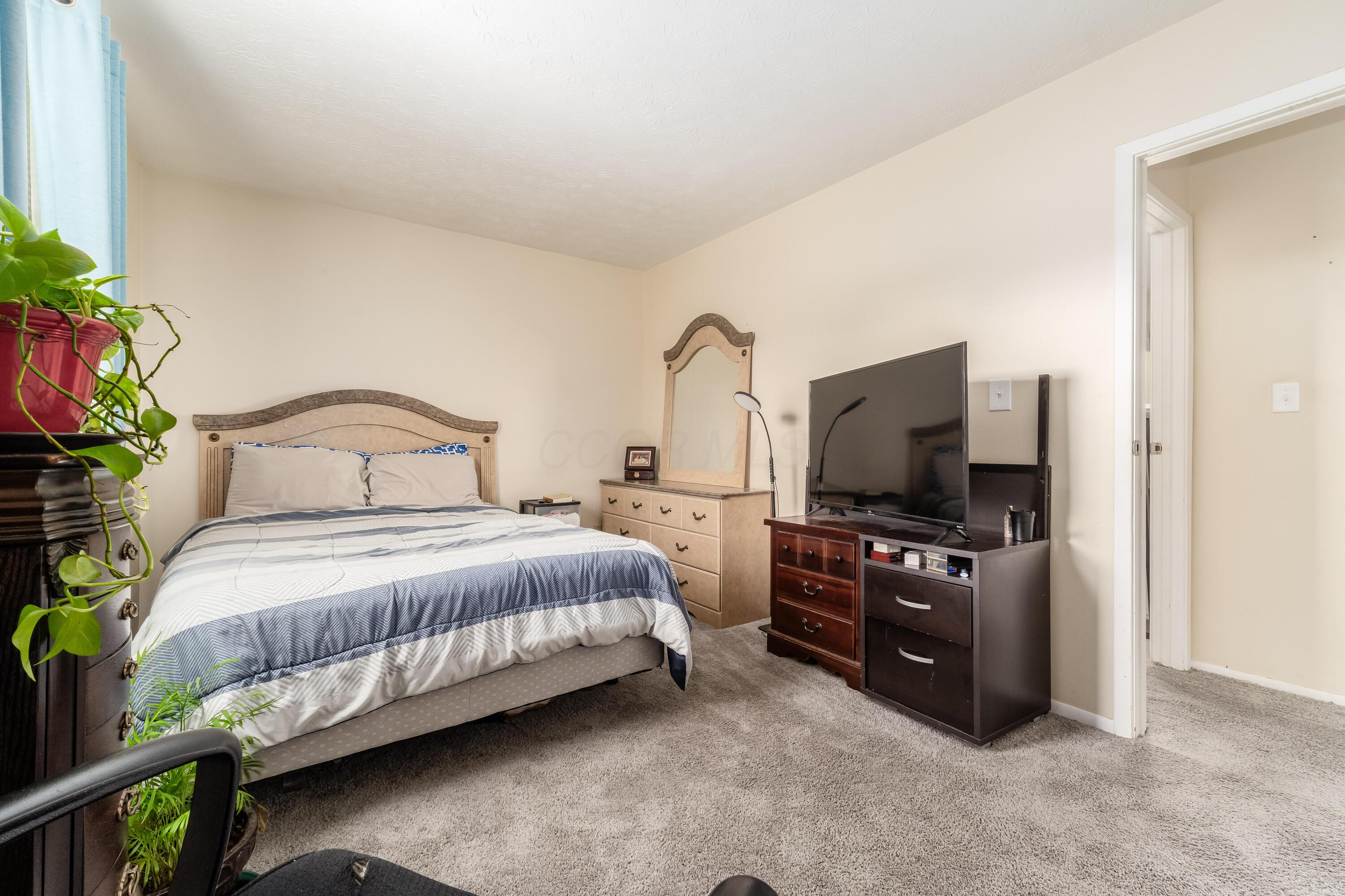 6065 Batavia Road, Westerville, Ohio image 10