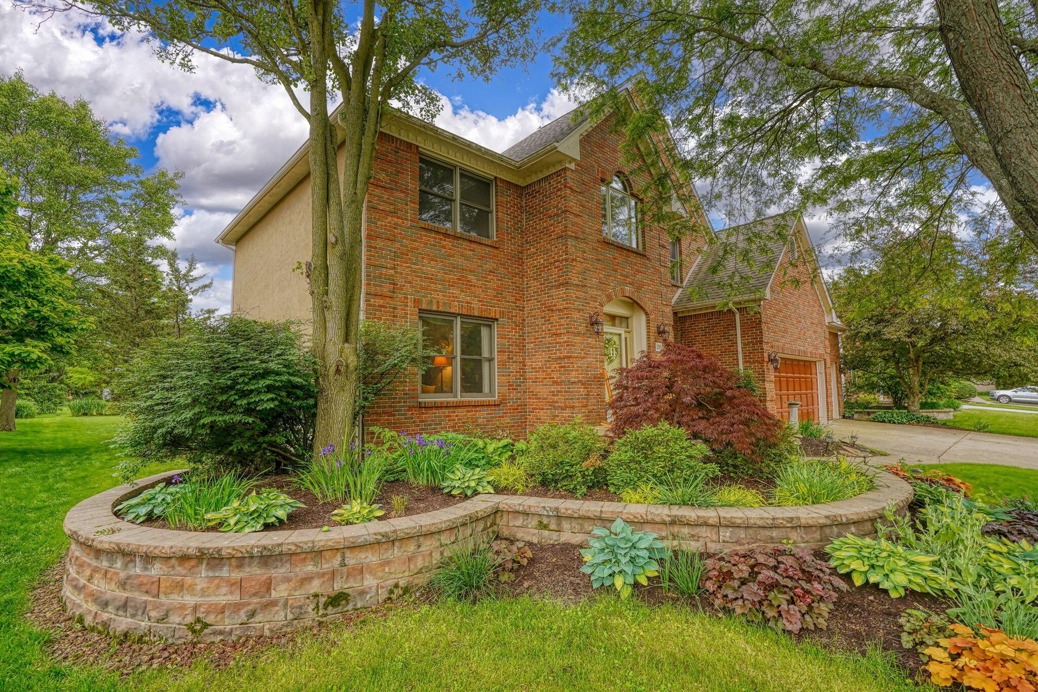 2818 Big Sur Drive, Lewis Center, Ohio image 2