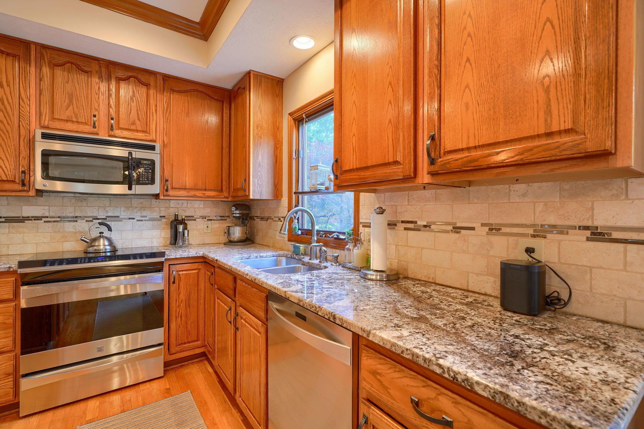 2818 Big Sur Drive, Lewis Center, Ohio image 10