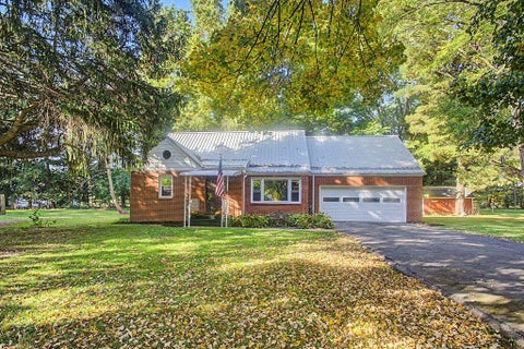 Photo of 83 Mount Vernon Avenue, Fredericktown, OH 43019 (MLS # 226039219)