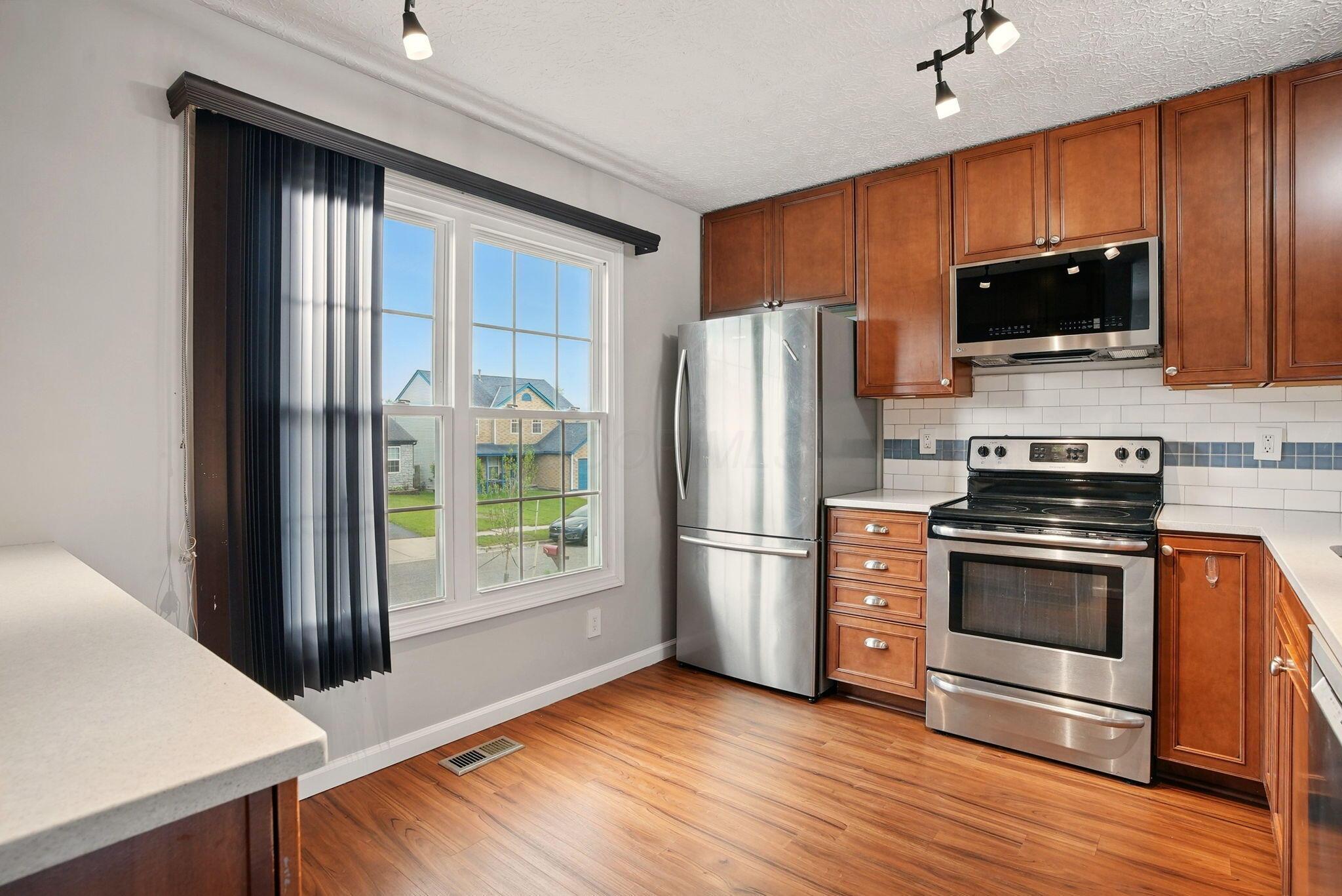 280 Chatterly Lane, Columbus, Ohio image 2