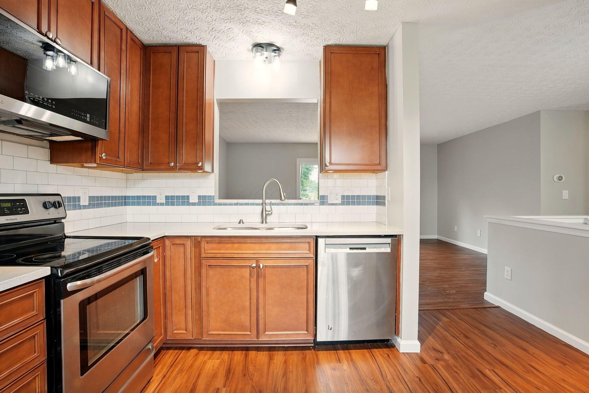 280 Chatterly Lane, Columbus, Ohio image 4