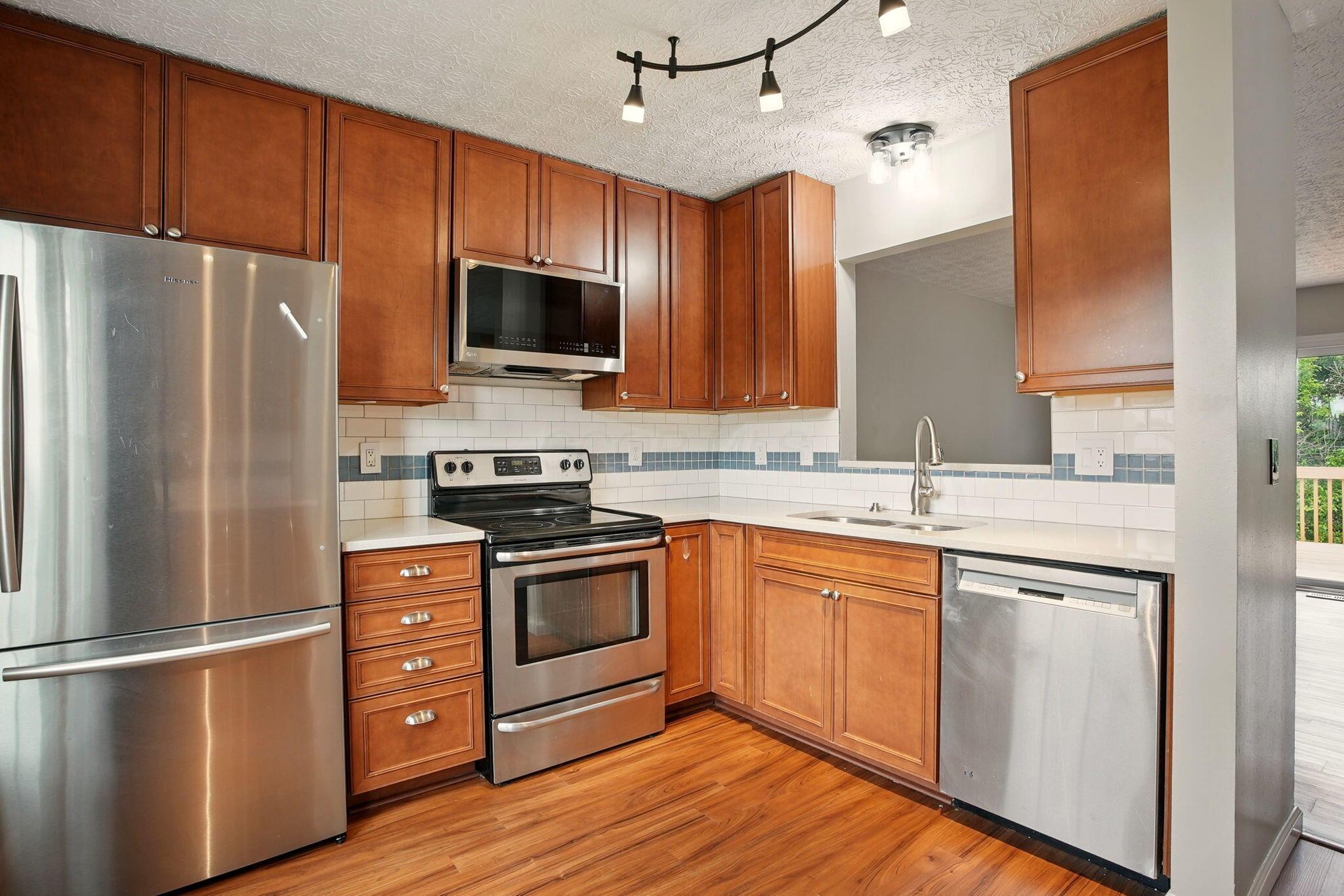 280 Chatterly Lane, Columbus, Ohio image 1