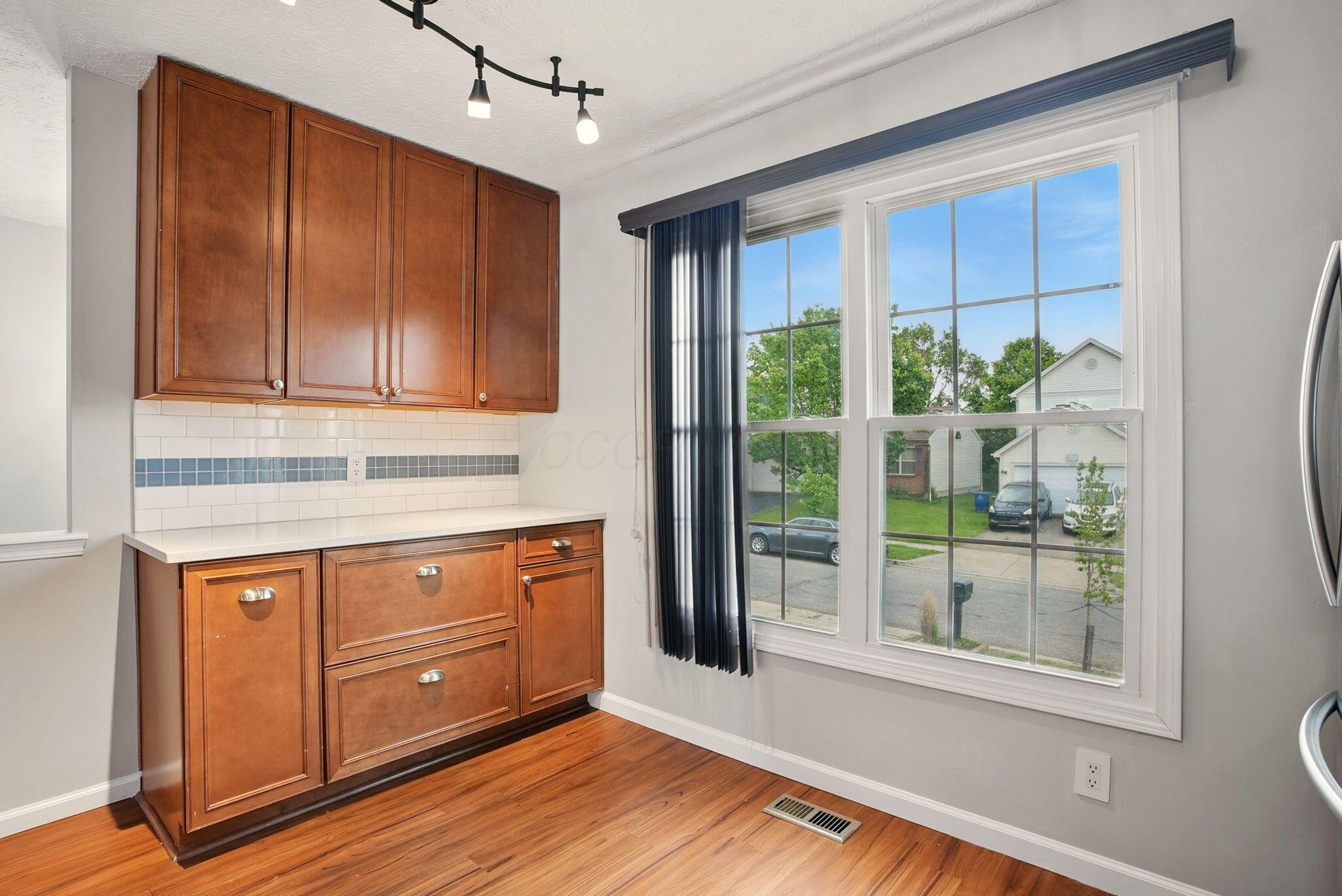 280 Chatterly Lane, Columbus, Ohio image 3