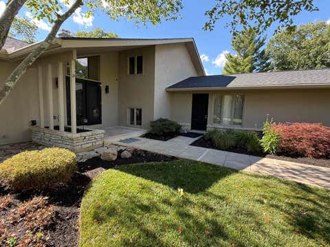 Photo of 4499 Summit Ridge Drive, Upper Arlington, OH 43220 (MLS # 226024196)